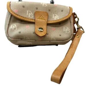 Dooney & Bourke tan logo wristlet